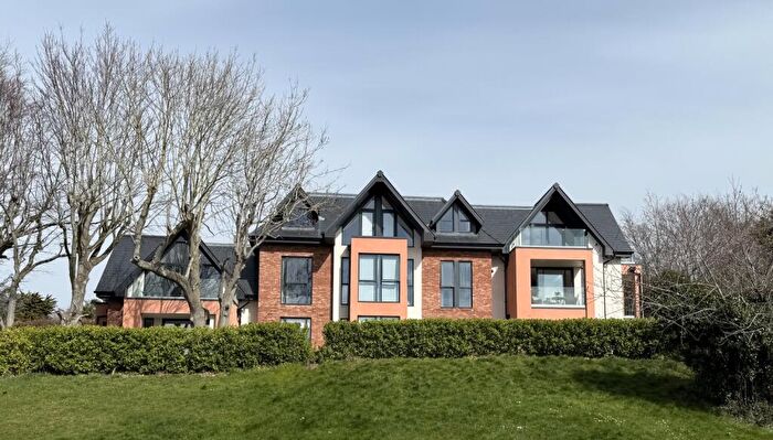 3 Bedroom Apartment To Rent In Cottage Lane, Wirral, Merseyside, CH60