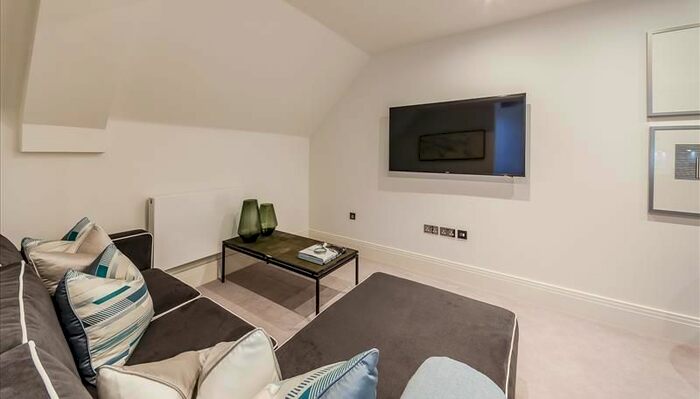 2 Bedroom Flat To Rent In Palace Wharf Apartments, London, W6