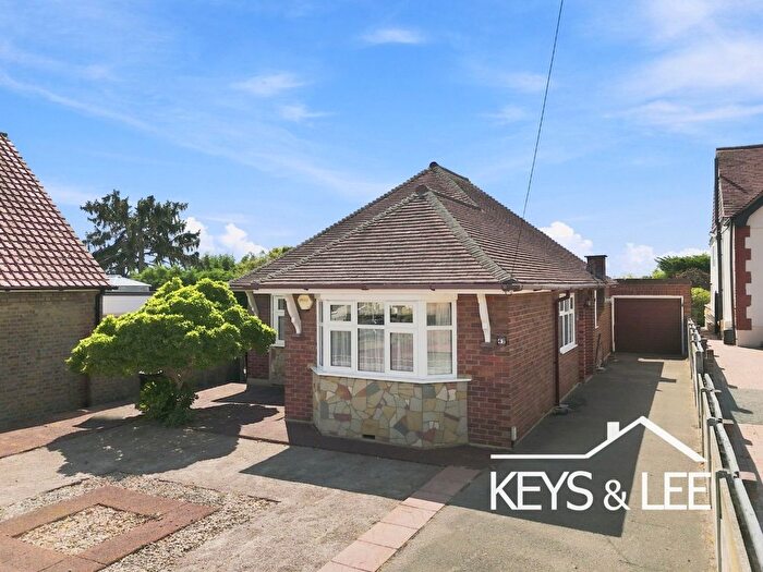 2 Bedroom Detached Bungalow For Sale In Mashiters Hill, Rise Park, Romford, RM1