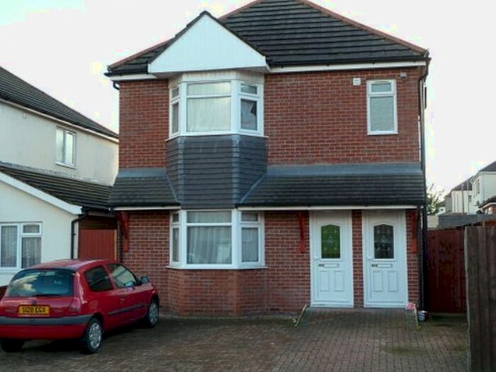 3 Bedroom Flat To Rent In Sirdar Road, Southampton, SO17