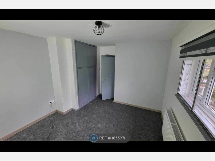 3 Bedroom Terraced House To Rent In Brookhouse Avenue, Eccels, M30