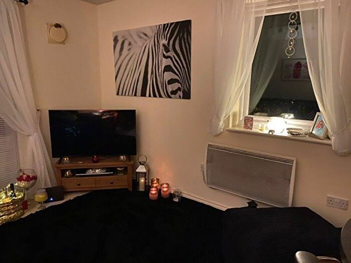 2 Bedroom Flat To Rent In Broad Lane, Coventry, CV5