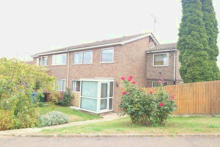 4 Bedroom Property To Rent In Spinney Drive, Banbury, OX16