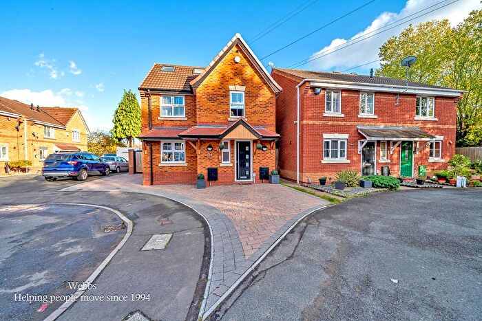 4 Bedroom Detached House For Sale In Balmoral Way, Walsall, WS2