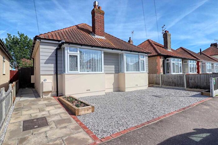 3 Bedroom Bungalow For Sale In Thomas Road, Clacton On Sea, CO15