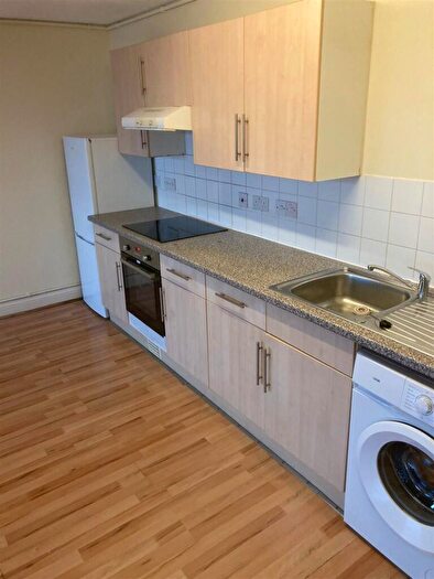2 Bedroom Flat To Rent In Cherrydown Avenue, London, E4