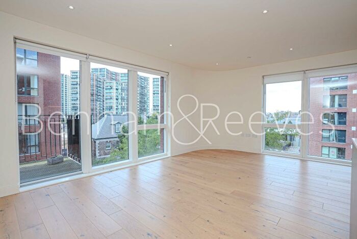 2 Bedroom Flat To Rent In Thunderer Walk, Royal Arsenal Riverside, SE18