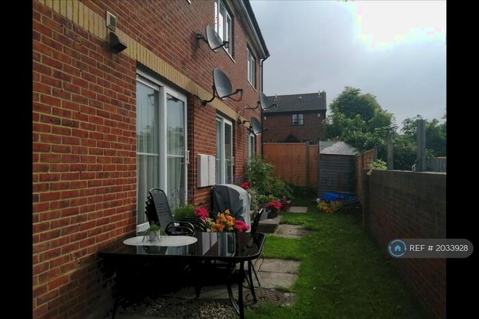 1 Bedroom Flat To Rent In Popes Meadow Court A, Luton, LU2