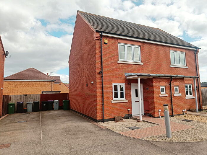 2 Bedroom Semi-Detached House To Rent In Woodbrook, Grantham, Lincolnshire, NG31
