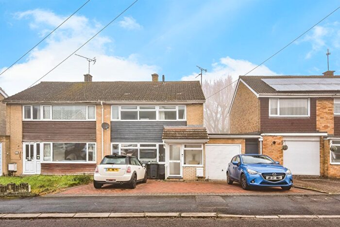 3 Bedroom Semi-Detached House For Sale In Hardens Mead, Chippenham, SN15