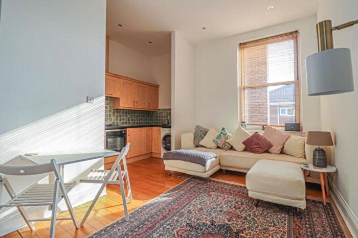 1 Bedroom Flat To Rent In Clarence Parade, Southsea, Hampshire, PO5