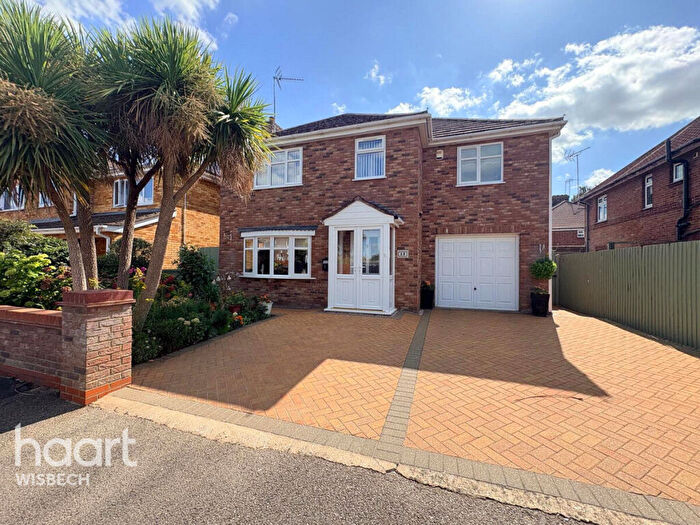 3 Bedroom Detached House For Sale In Third Avenue, Wisbech, PE13