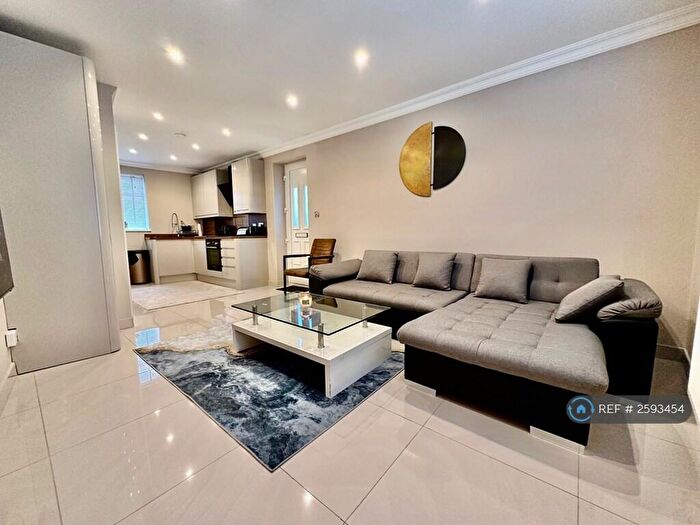 1 Bedroom Terraced House To Rent In Smiths Lane, Windsor, SL4