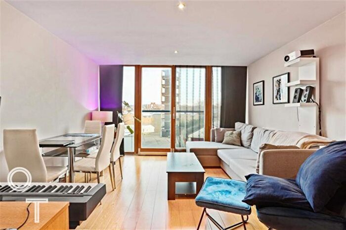 1 Bedroom Flat To Rent In Tally Ho Apartments, NW5