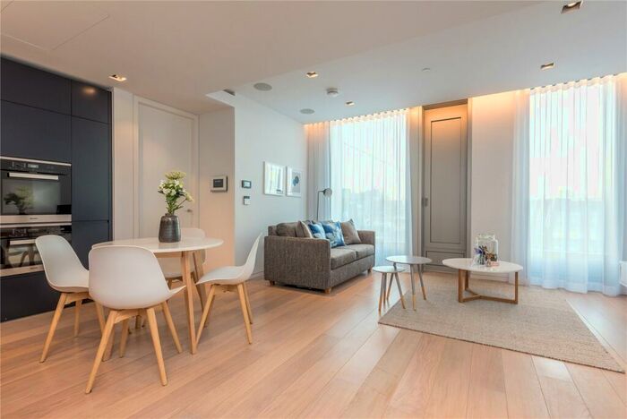 1 Bedroom Apartment To Rent In Bartholomew Close, Barbican, Farringdon, London, EC1A