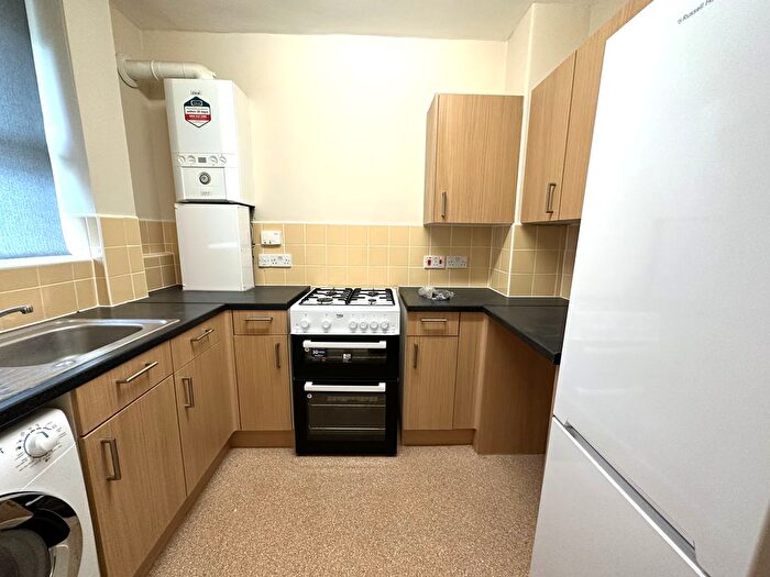3 Bedroom Flat To Rent In Australia Road, White City, London, W12