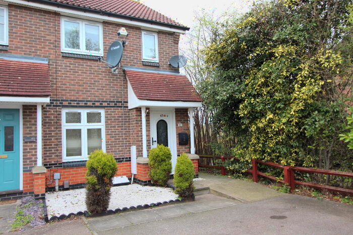 2 Bedroom End Of Terrace House To Rent In , Frances Avenue, Chafford Hundred, RM16