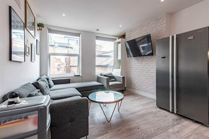 3 Bedroom Flat To Rent In London, SE23