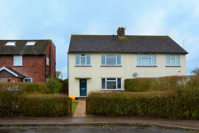 3 Bedroom Semi-Detached House To Rent In Bulkeley Avenue, Windsor, SL4