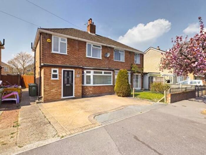3 Bedroom Semi-Detached House To Rent In Brightside Avenue, Staines-Upon-Thames, TW18