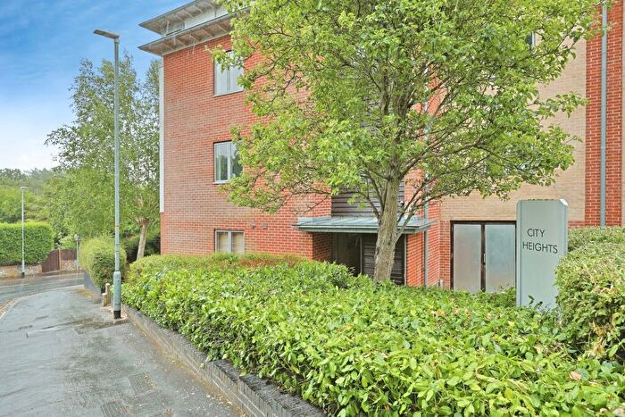 1 Bedroom Flat For Sale In Telegraph Lane East, Norwich, Norfolk, NR1