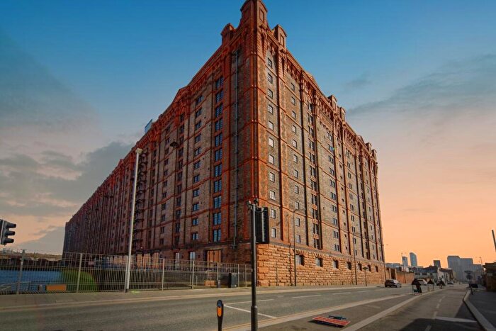 2 Bedroom Flat For Sale In Regent Road, Liverpool, Merseyside, L3