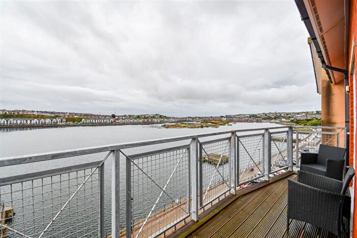 2 Bedroom Flat For Sale In Y Rhodfa, Barry, CF63