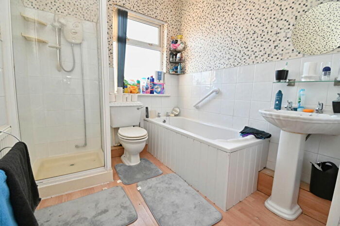 2 Bedroom Semi-Detached House For Sale In Kings Road, Cudworth, Barnsley, S72
