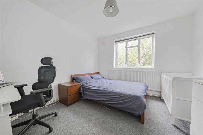 1 Bedroom Flat For Sale In Reed House, Toland Square, Putney, SW15