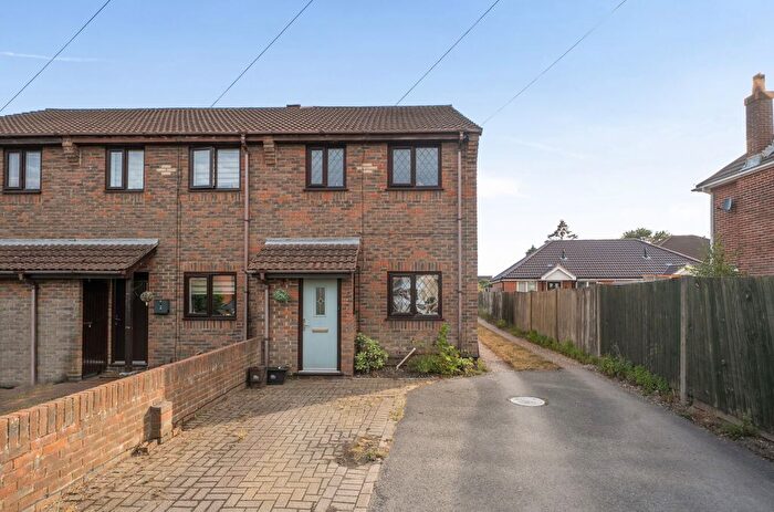4 Bedroom Semi Detached House For Sale In South East Road, Southampton, Hampshire, SO19