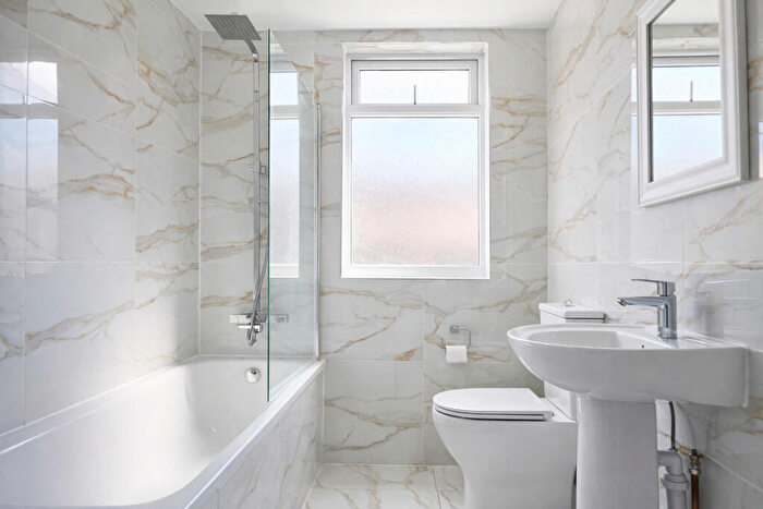 2 Bedroom Terraced House To Rent In Dewsbury Road, Liverpool, L4