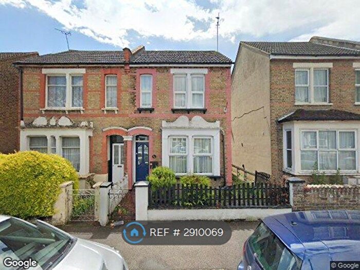 5 Bedroom Terraced House To Rent In Maldon Road, Southend-On-Sea, SS2
