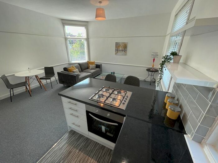 1 Bedroom Flat To Rent In Ballbrook Avenue, Didsbury, M20