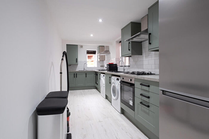 6 Bedroom Terraced House To Rent In Monks Road, Lincoln, Lincolnshire, LN2