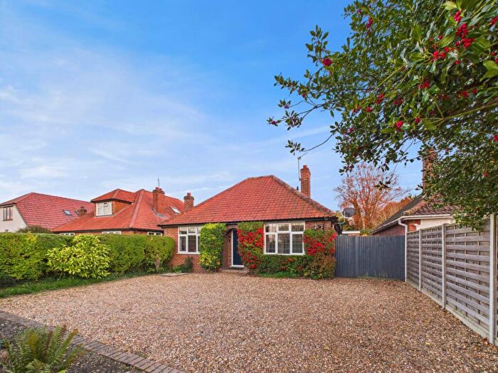 3 Bedroom Detached House For Sale In Twitchell Lane, Aston Clinton, HP22