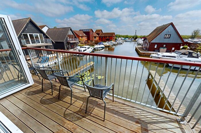 3 Bedroom Semi-Detached House For Sale In Parker Way, Horning, NR12