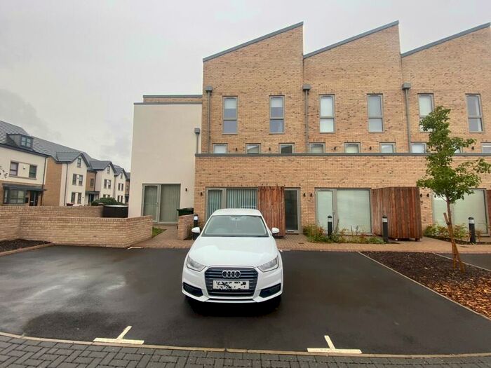 2 Bedroom Town House To Rent In Lescar Road, Waverley, ., S60