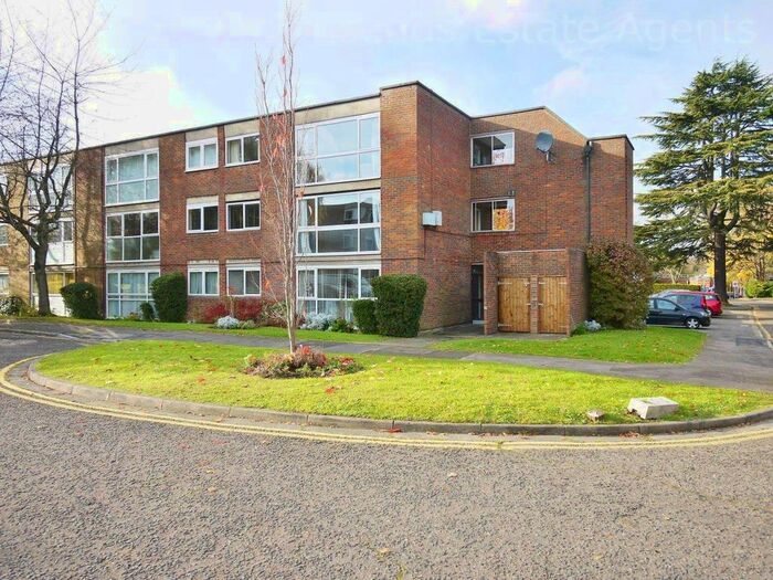 2 Bedroom Flat To Rent In Hawkesworth Close, Northwood, HA6
