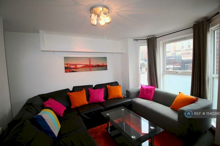 8 Bedroom Semi-Detached House To Rent In Davenport Avenue, Manchester, M20