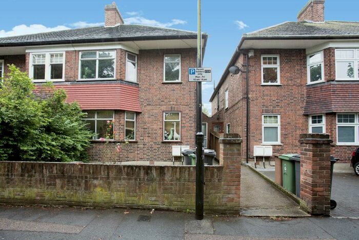 2 Bedroom Flat To Rent In Morgan Avenue, Walthamstow, London, E17
