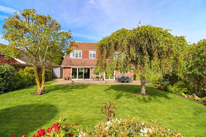 4 Bedroom Detached House For Sale In Queensway, Hayling Island, PO11