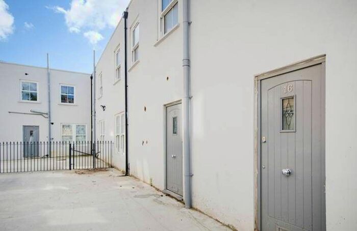 1 Bedroom Property To Rent In London Stile, Chiswick, W4