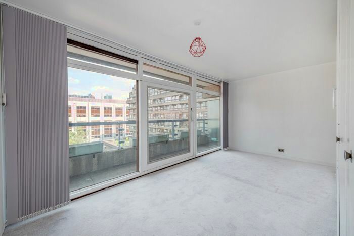 Studio To Rent In Barbican, London, EC2Y