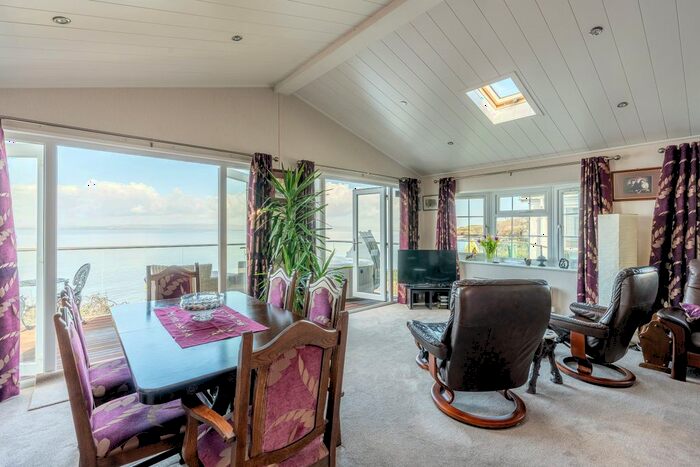 2 Bedroom Park Home For Sale In Walton Bay, Clevedon, BS21