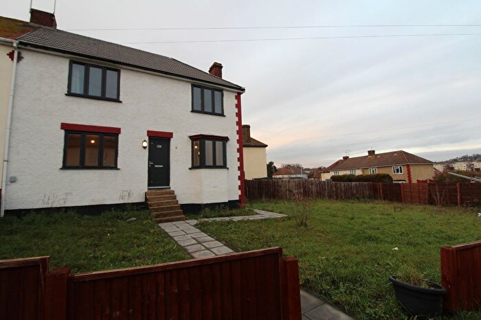 4 Bedroom End Terrace House To Rent In Hawthorn Road, Rochester, Kent, ME2