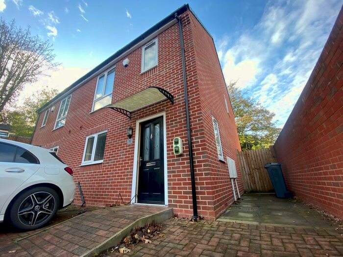 2 Bedroom Property To Rent In Valley Road, Bloxwich, Walsall, WS3