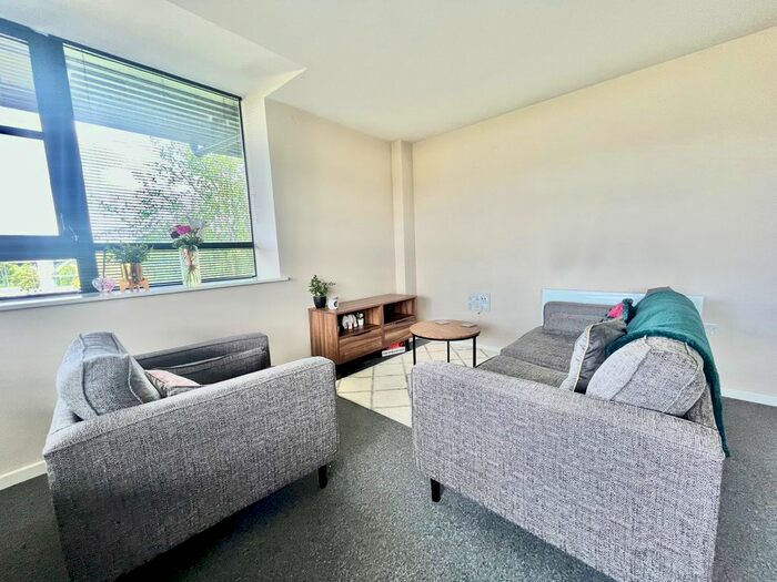 2 Bedroom Flat To Rent In Windsor Street, Salford, M5