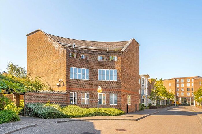 1 Bedroom Flat To Rent In Manbre Road, Hammersmith, W6