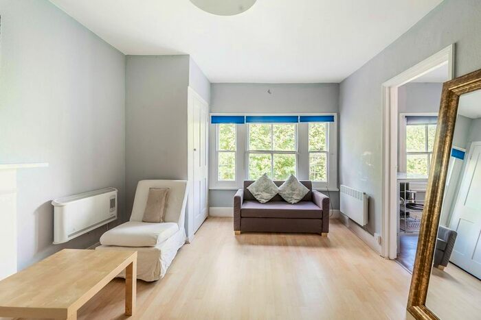 Studio To Rent In Marloes Road, Kensington, London, W8