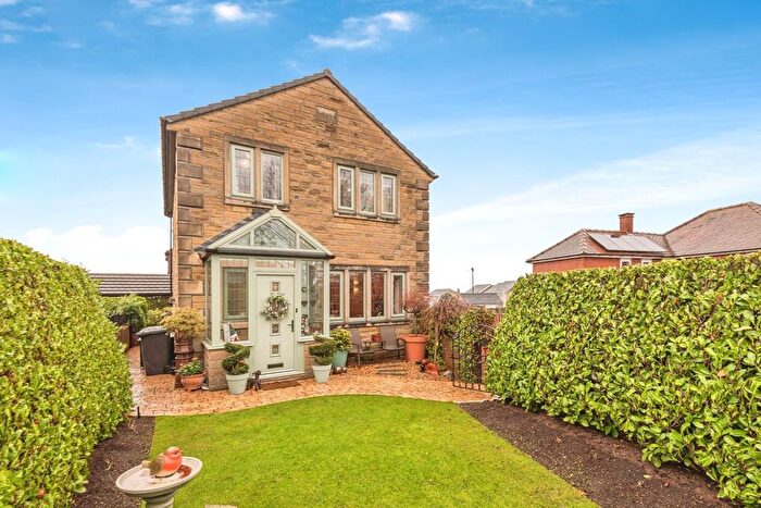 3 Bedroom Detached House For Sale In Edge Lane, Dewsbury, WF12